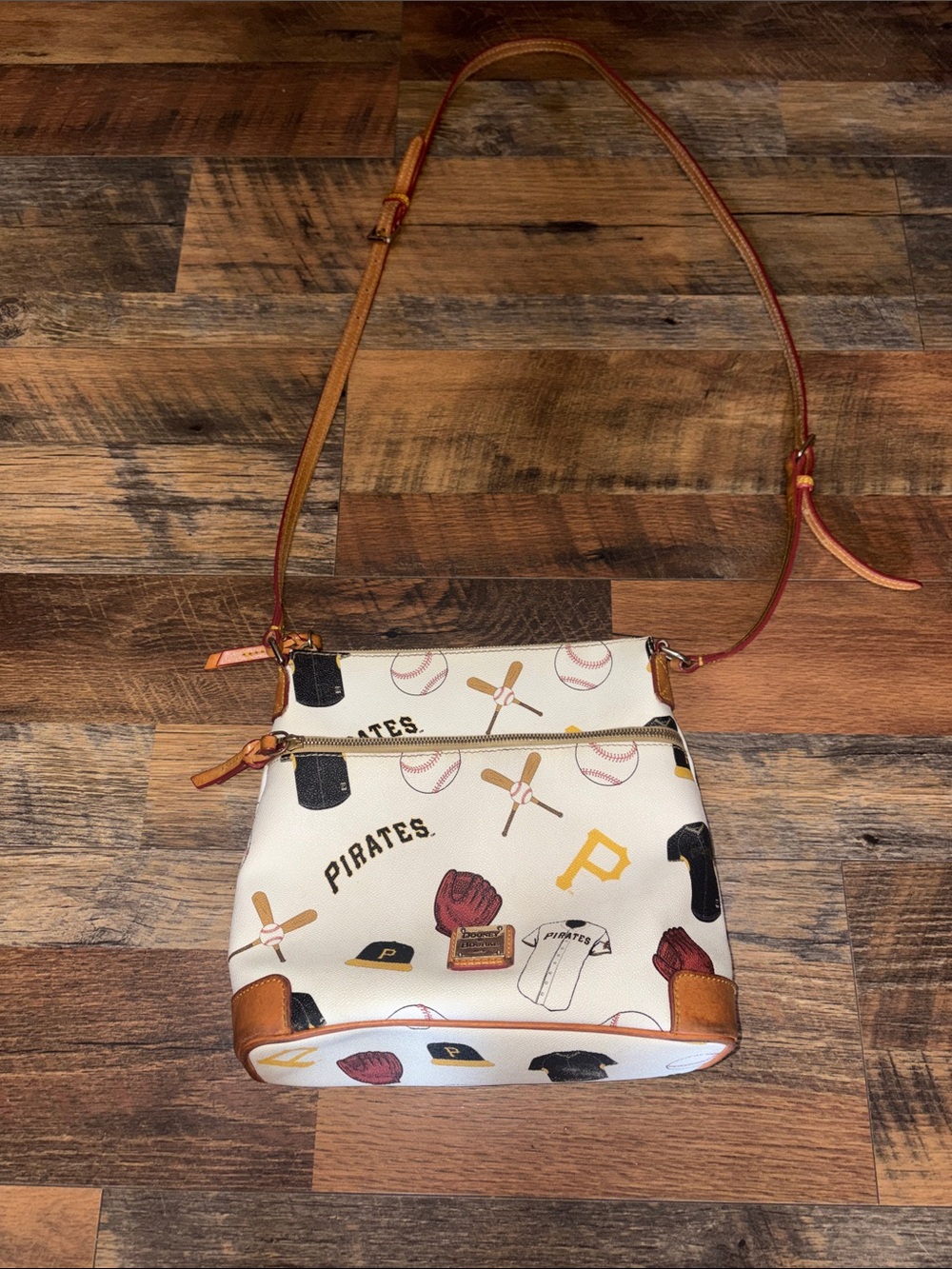 Pittsburgh Pirates Dooney and Bourke Crossbody Handbag